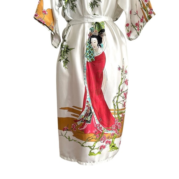 Asian Inspired Geisha Print White Satin Kimono Robe Topper Modern Bohemian M - Picture 8 of 13